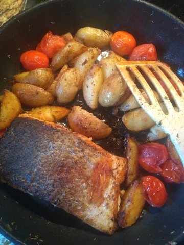 2022-02-16: Salmon, Roasted Potatoes, Aioli with herbs